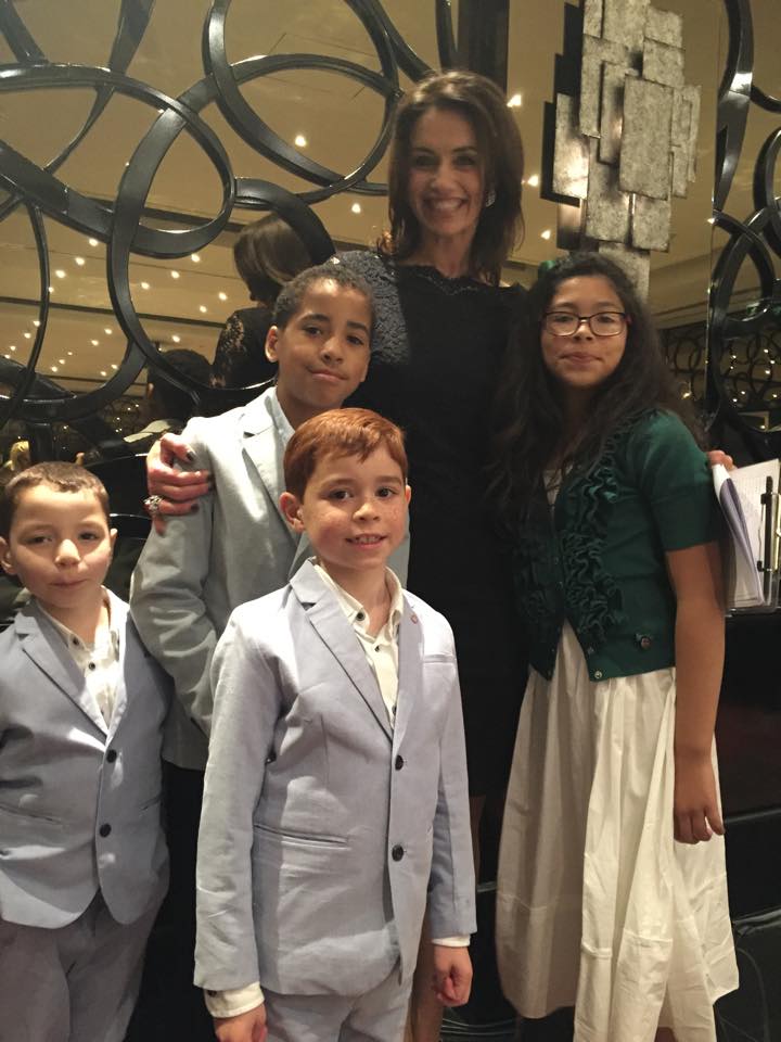 Vicki wins Inspirational Mother Award